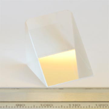 Right Angle Prism 28x20x20mm